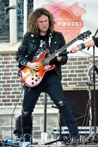 Sean Kelly in Lee Aaron - Power, Soul, Rock N Roll – Live In Germany 2017