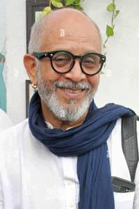 Deepak Qazir in Awaargi