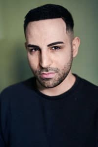 Cem Aydin in Zimmer mit Stall - So ein Zirkus