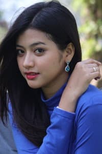 Adinda Halona in Pocong Merah