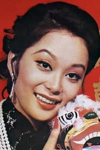 Shih Szu in The Legend of the 7 Golden Vampires