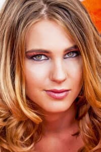 Jonni Hennessy in Girls Day
