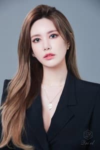 Qri in T-ARA - Cry Cry & Lovey-Dovey