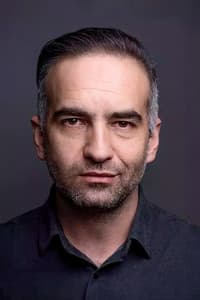 Nadir Sarıbacak in Gişe Memuru