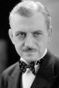Russell Hicks in The Woman in Red