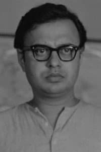 Anil Chatterjee in Baluchari
