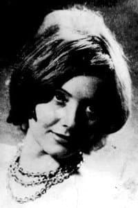 Angela Chiuaru in Răsună valea