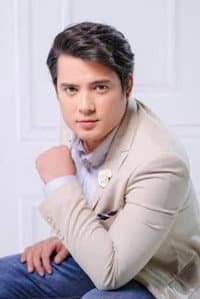 Geoff Eigenmann in For the First Time
