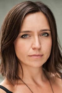 Emma Jackson in Sundowners