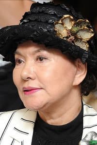 Choi Ji-hee in Mumyeong cho