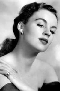 Helena Carter in River Lady