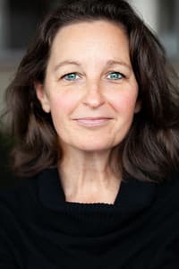 Carolyn Mullen in Fixing James Kingsley