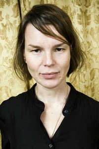 Anna Järvinen in Allsångsscenen är din Håkan Hellström
