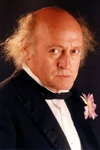 Víctor Israel in La perversa caricia de Satán