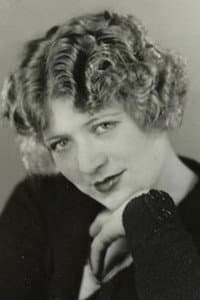 Laure Diana in Les deux mondes
