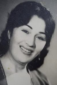 Ofeliya Mammadzadeh in Bağçada rahat yer