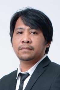 Rio Dumatubun in Father & Son