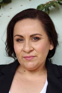 Elizabeth Alvarez in Loquita