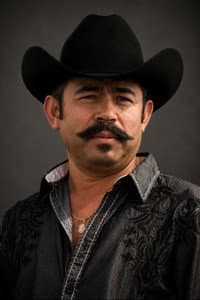 Chuy Valencia El Cotija in Guerra Sangrienta