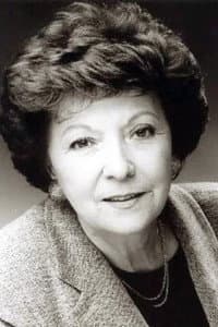 Françoise Fleury in La Poudre aux yeux