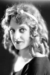 Ella Hall in Beauty in Chains