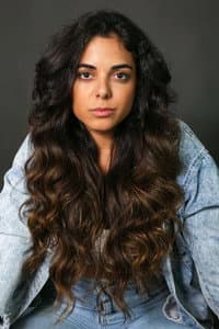 Juliana Almeida in Nós é Ruim e Mora Longe