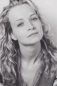 Bess Wohl in Siren