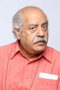 Behzad Farahani in Khanoom