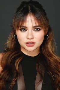 Isabella Sierra in El Sacrificio