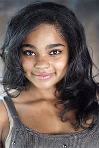 Linzie Gray in Viral