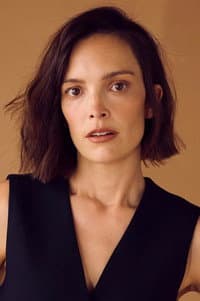 Jodi Balfour in Bomb Girls: Facing the Enemy