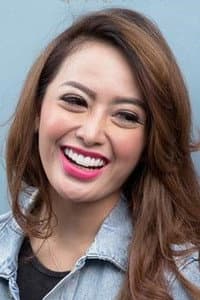 Cinta Ratu Nansya in Perawan Seberang