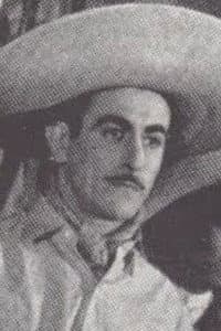 Julio Ahuet in Ahí viene Vidal Tenorio