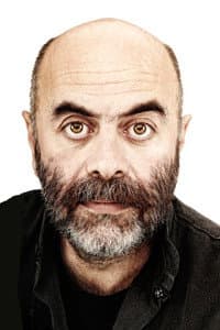 Ezel Akay in Lal