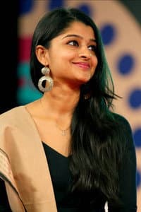 Aishani Shetty in Naduve Antaravirali