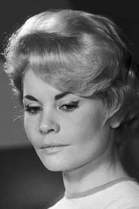 Françoise Delbart in Les Grandes Familles