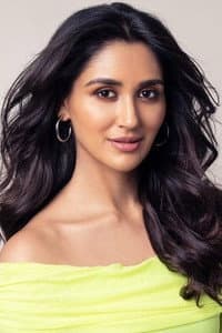 Nikita Dutta in Jewel Thief - The Heist Begins