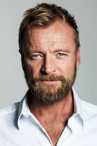 Richard Dormer in Pumpgirl