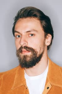 Metin Akdülger in Kırık Kalpler Bankası