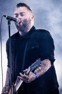 Wade MacNeil in Alexisonfire - Live At Copps