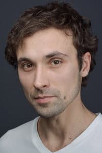 Kirill Varaksa in Беглецы