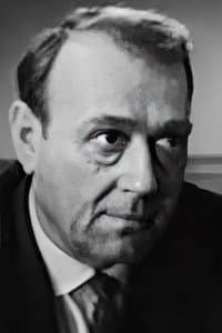 Aleksandr Zakharov in Война под крышами