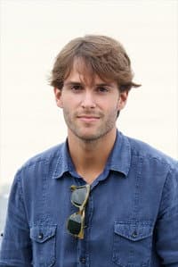 Iñigo Gastesi in Singular