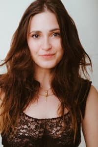 Rachel Deutsch in Farewelling