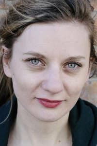 Julie Duclos in La clinique du docteur Blanche