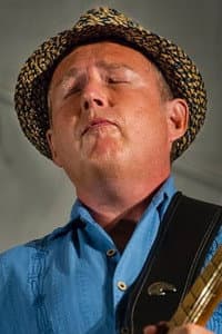 Staffan Astner in Sanne Salomonsen: Uplugged Live
