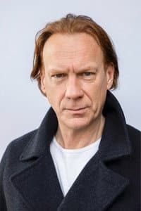 Shaun Dingwall in Scar Tissue