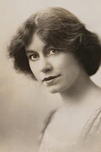 Mary Servoss in So Proudly We Hail