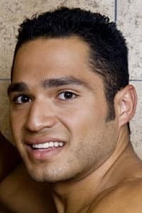 Ricky Mendez in Hola Papi