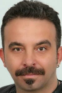 Mustafa Şen in Mahşerin Üç Delisi